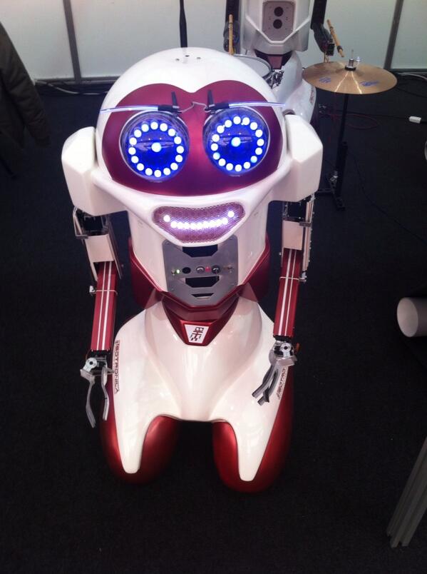 ivan_xp's tweet image. Robot multi service oggi a Robot And Makers il futuro che avanza @campuslacamilla #robotmakers