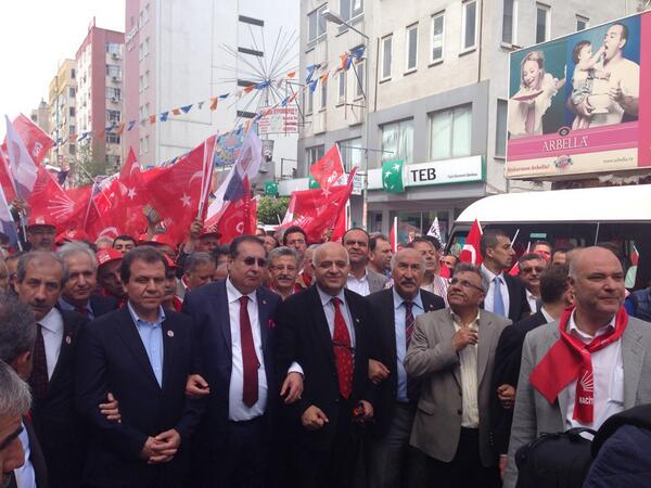 Macit_Ozcan's tweet photo. Biz güçlüyüz çünkü biz halkız! İnsan odaklı hizmetlerimiz her zaman olduğu gibi devam edecek! http://t.co/yd7in4bPJu