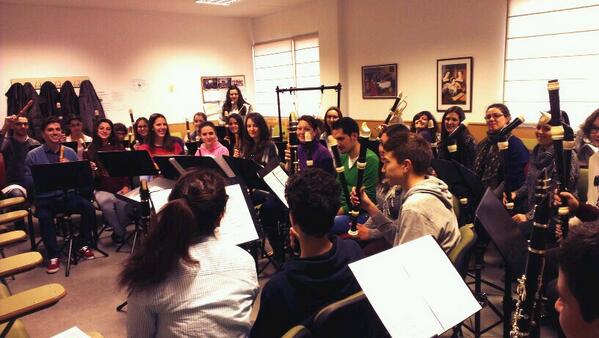 Orquesta de Flautas de Pico en Villacañas. 
#lapasion2014
Primer ensayo del proyecto. 
<a href="/elpasacalles/">EL PASACALLES</a> <a href="/mayjoacevedo/">María José Acevedo</a>