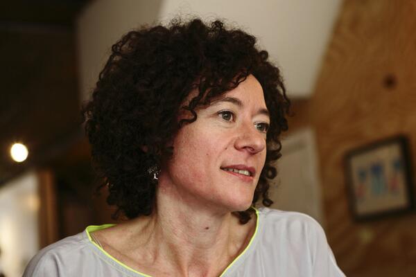 demorgen's tweet photo. Yasmine Kherbache: "Wij hebben geen Bart De Wever" #DMinterview http://t.co/tQ0lWmL9pf http://t.co/VG5xAbWk45