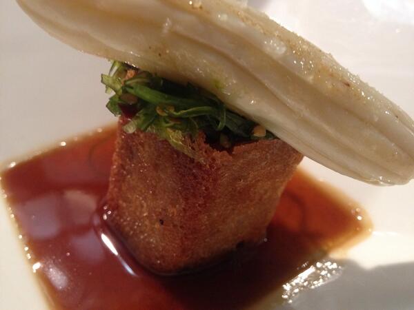 DeTapasPor's tweet photo. RT @jccapel: #MicroCriticCapel #Lluerna Recetas mediterráneas reinventadas Sencillez Originalidad Buenos postres P 7 http://t.co/kxCD16daSF
