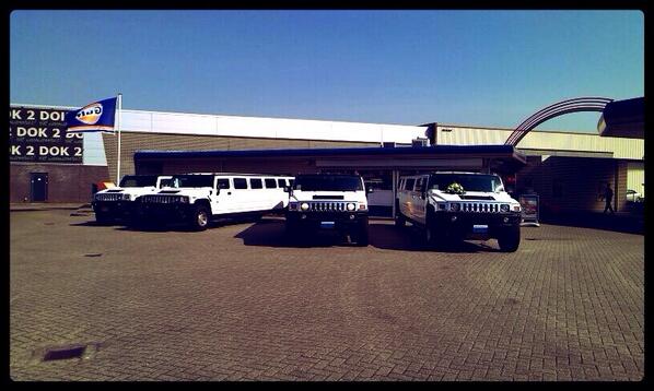 Gister met 4 Hummer H2 limo's op pad geweest. Vandaag zijn we tot vanavond laat ook weer op pad. Top weer!