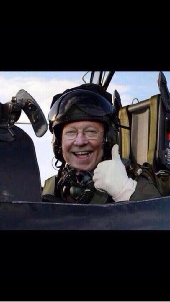 ODDSbible's tweet photo. Sir Alex is ready for today's game http://t.co/In4NkT6Qk4