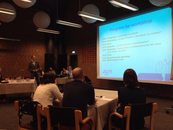 EvaHye's tweet photo. Det optimale medlem - diskussion og videndeling på workshop "medlemmet i centrum" #jcifk2014 #jcidanmark #doitright http://t.co/exBninXgoL