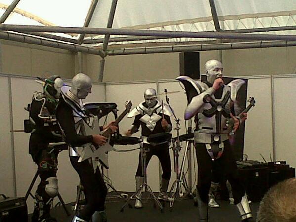 MakeTankItaly's tweet image. music from the (robot) space #robotmakers