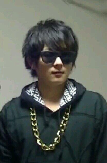 マホト着用ネックレス MAHOTONNN いきなりすいません。 このマホトさんがつけてる金の