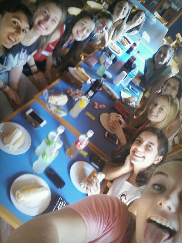 lulivigon's tweet photo. Desayunando pre partido http://t.co/zZviWLfhFH