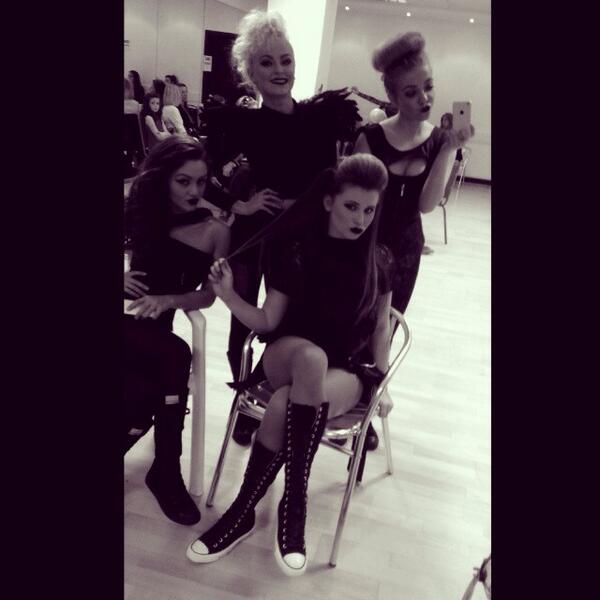 FaithGouldson's tweet photo. Holding area, S'evere!! ♠️xxx http://t.co/5xTSUfNnsp