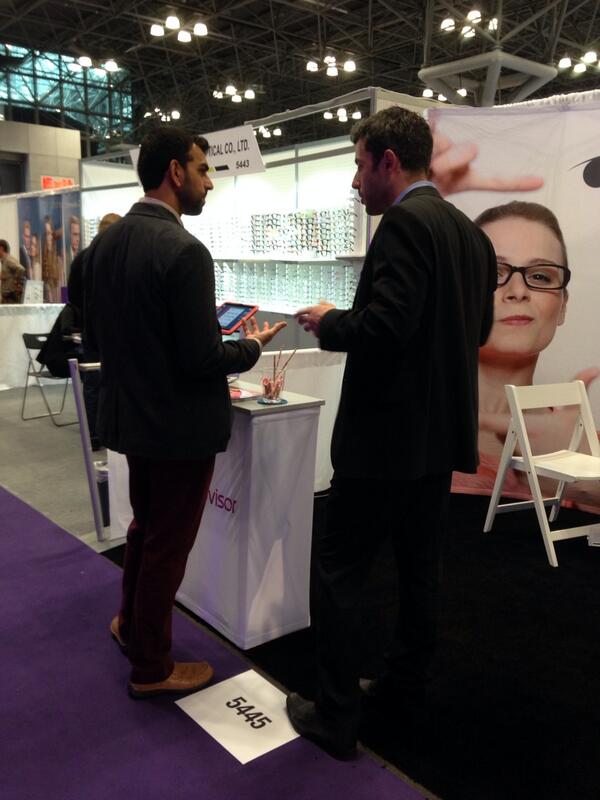 chris_arnoult's tweet photo. Morgan présente FramesAdvisor au plus gros player optique des US http://t.co/omtubajxHw