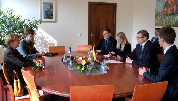 AMB_DMcCarthy's tweet image. Met w/Mayor Kupcinskas of #Kaunas – spoke re #Sustainable #Energy Plan/Ties w/LosAngeles/#innovation &amp;amp; @kaunasjazz