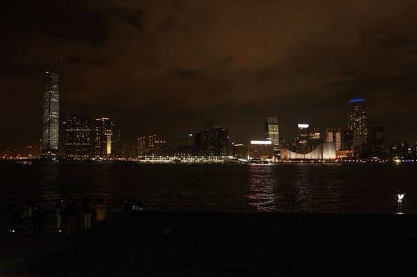 wwfhk's tweet image. Here's the BIG LIGHTS OFF #EarthHour #EarthHour2014