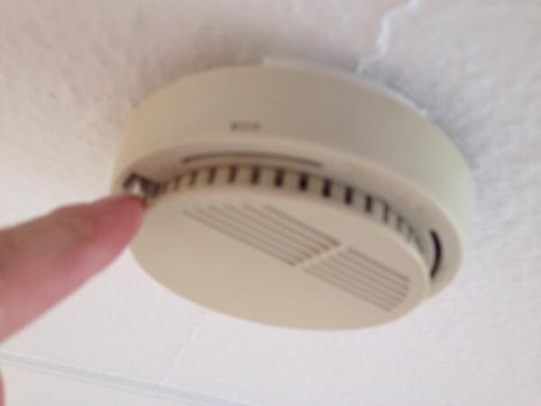 CosyWarmPlumber's tweet image. Time to put your CLOCKS forward CHECK YOUR SMOKE ALARM TOO I DID NEEDED NEW BATTERIES @TheTradesHub @CoswayJoinery