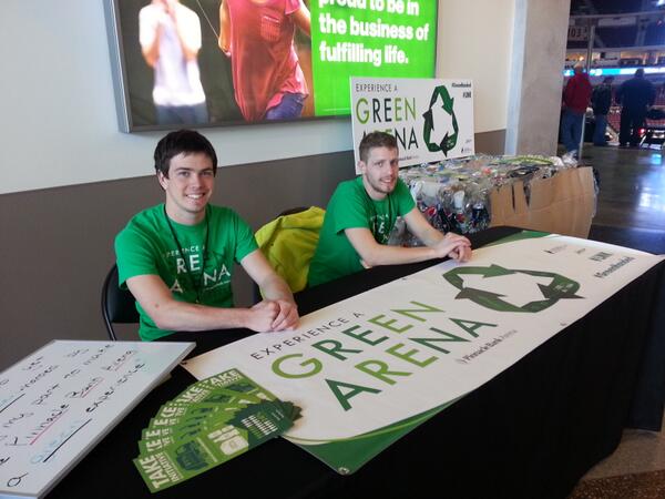 GoGreenLNK's tweet photo. Experiance a Green Arena team at the #NCAAWomensTournament @PinnacleArena @EpochLab #zerowaste http://t.co/yW1jSkR01w