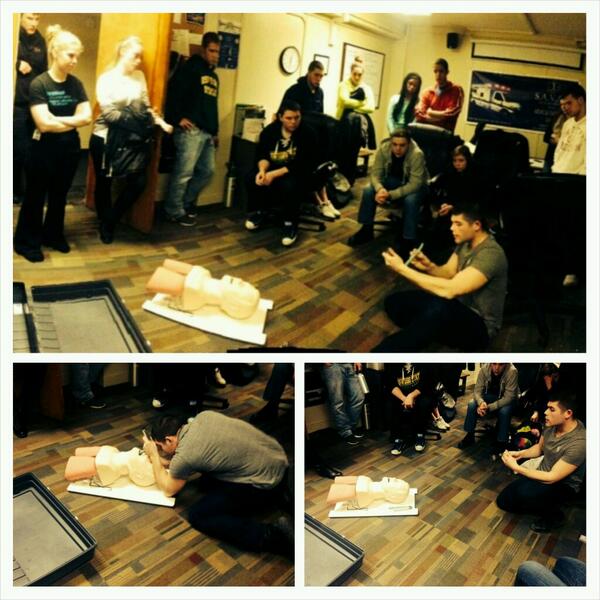 SAVAC Paramedic James O'Conner teaches a documentation and ALS assist skills drill #SAVACTraining #SAVACAmbulance