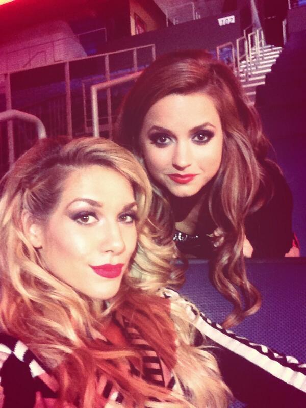 Allisonholker's tweet photo. Happy birthday @Dance9Tiffany I seriously love u so much sis! Your absolutely stunning enjoy this day #BirthdayLove http://t.co/1WHGMo9Qjt