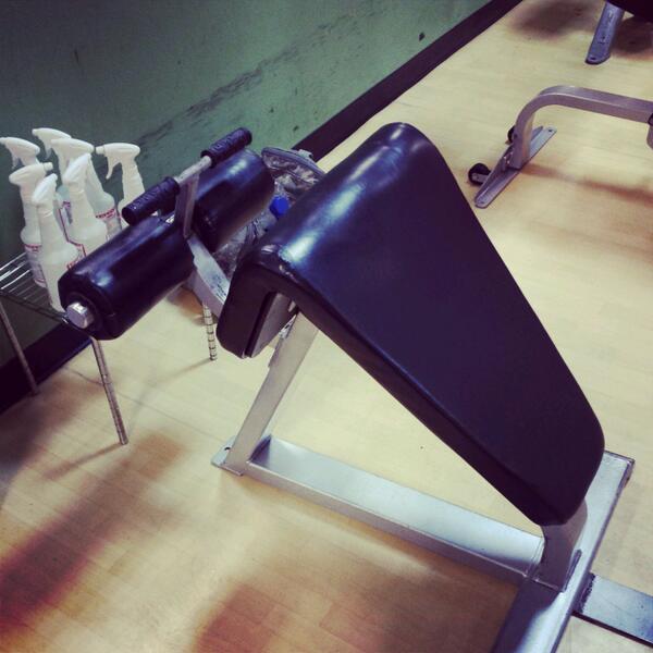 jakewilson24's tweet image. Your best friend for abdominals baby #romanchair #killerabs