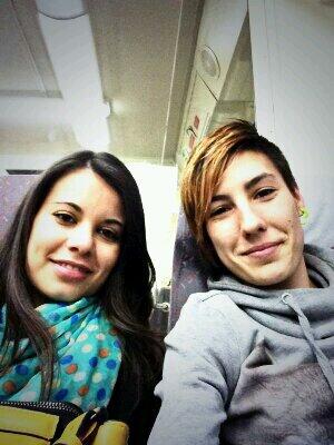 RocioCotes's tweet photo. Otra vez en camino, con @silvia_peke para pasarlo genial esta noche. http://t.co/TyFRx3Ecpn