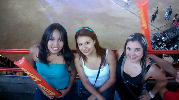 MCamivelez's tweet photo. @SilvestreFDC  aquí estamos esperándote!!!! Jumbo concierto :) http://t.co/ZwtDGuNpm8