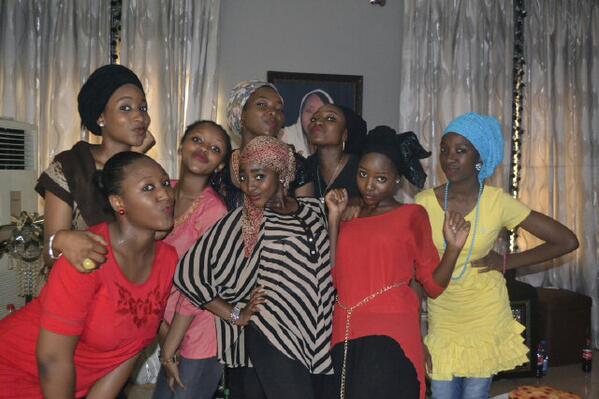 CEO_cakes's tweet photo. "@Lubabatize_: @missamreee @Amal_tee @salmah_muadh @khadijah_kyarie @MSs_helwa @Maniesha_ http://t.co/Lbrcp1pSfl"my ugly face thou