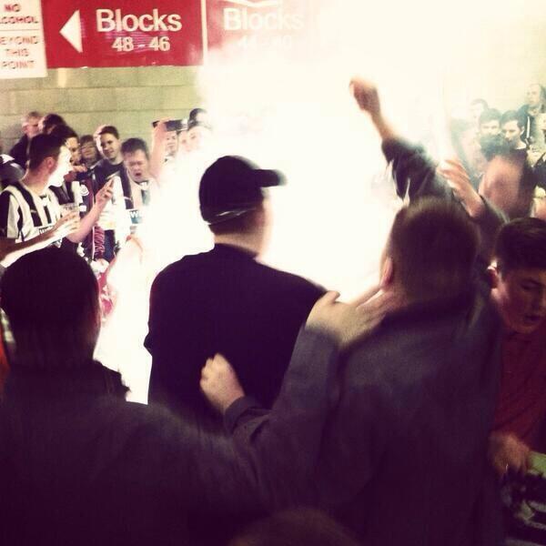 AwayDays_'s tweet photo. Newcastle fans pre match at Southampton today. #NUFC http://t.co/ePlneLHqfu
