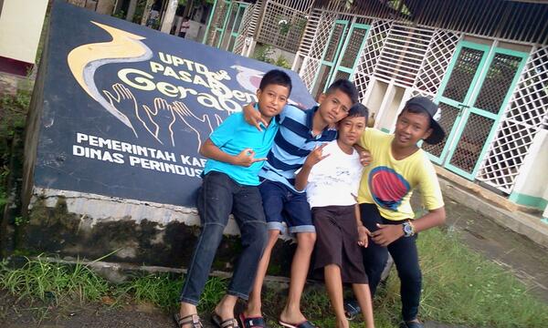 amitydinfinitum's tweet photo. #MahklukAmityAlay Afa, Dony, Yusron, Zusan http://t.co/y2Wuo27diH