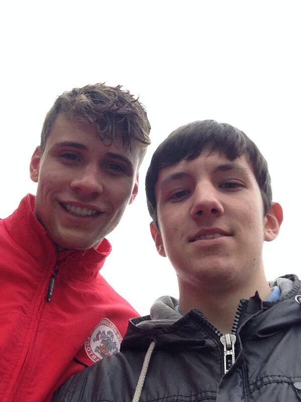 Thanks for the photo <a href="/marcusbettss/">Marcus Bettinelli</a> #GeorgesAwayDaySelfies #PlymouthBranchOfAccringtonStanleySupporters