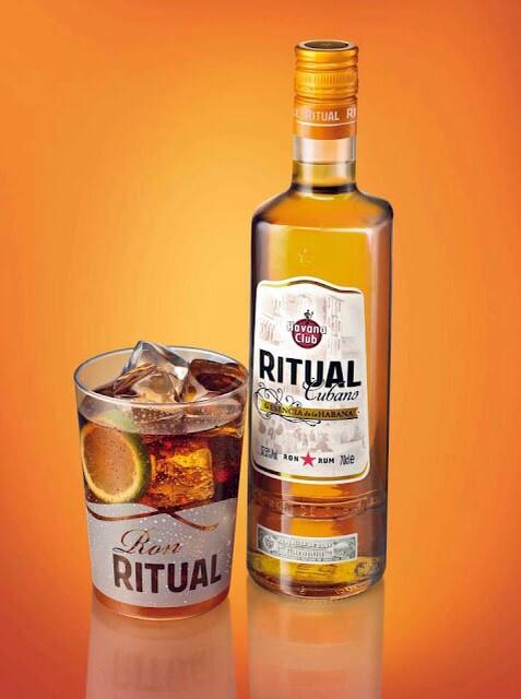 Sala1358's tweet photo. Aunque llueva recuerda que esta noche en @Sala1358 te regalamos la primera copa de ron ritual hasta 01:30 http://t.co/Q5OejSNps7