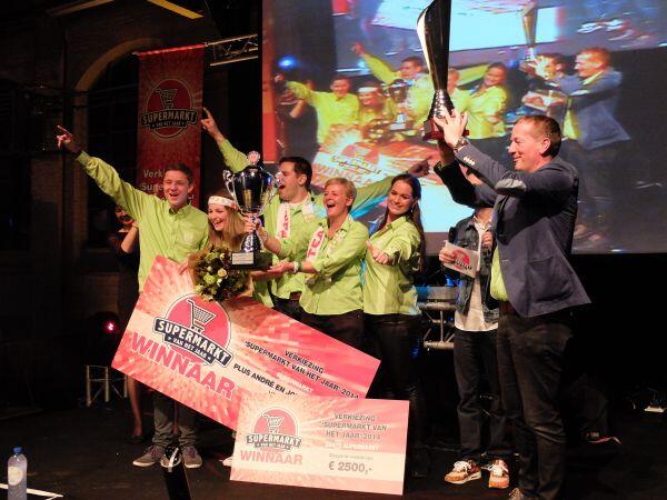 Distrifood's tweet photo. De winnaars op het podium #SvhJ2014 Plus Van Reijen gefeliciteerd! http://t.co/S9VRwvIGWO