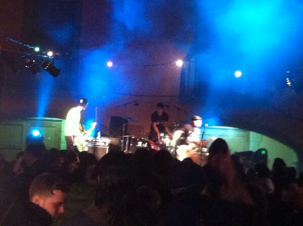 hamitzic's tweet photo. Flying frogs on stage #Pescabirres #torello #Osona http://t.co/IruldZYL6g