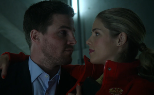 Vale8Vale's tweet photo. RT if you ship and love Oliver&amp;Felicity  #Olicity #Arrow http://t.co/KmGxgzoDPg