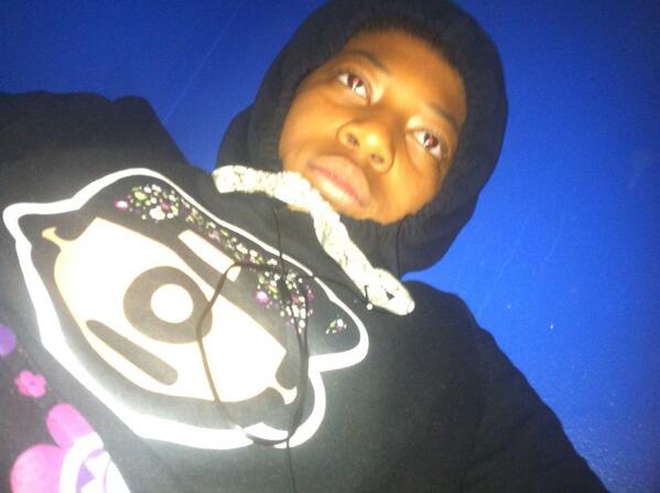 OGAlmighty's tweet photo. #chillin #truckfit #trues #wheats http://t.co/tGBKKCHz1k
