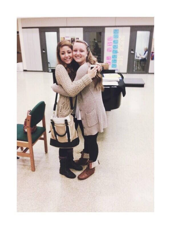 celestedc97_'s tweet photo. HAPPPPPY BIRTHDAYYYY YA NIP I LOVVVVVVE YOUUUU BUNCHESSS😍😛💥💘🎉🎈 http://t.co/OD95QjUtZV