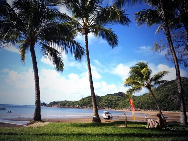 Rebeccahilcz's tweet photo. Sista solen i Australien 😱 tiden går för fort 🌏 @j_anderssson @falmlof http://t.co/bDl59mtEAc