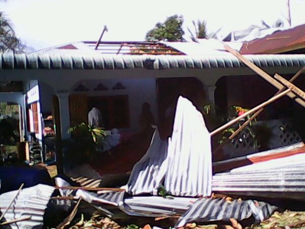 ShidiDidie's tweet photo. Ribut di kg pinang dun pedu @Moqta70 @JPAMtwiter @Zahid_Hamidi http://t.co/oy2cVbplMN