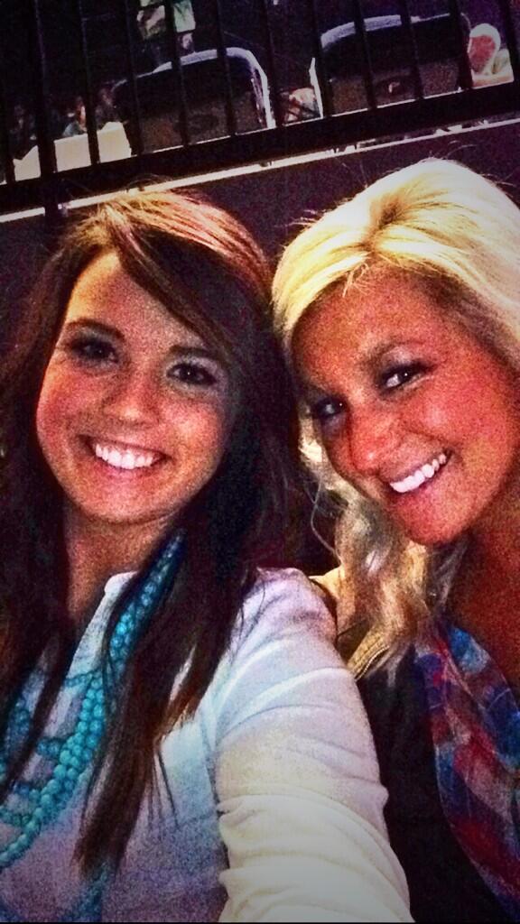 bri_sivesind's tweet image. #OffTheBeatenPathtour with this doll! @JustinColeMoore puts on one hell of a show #canthidemyredneckside 😁🍻