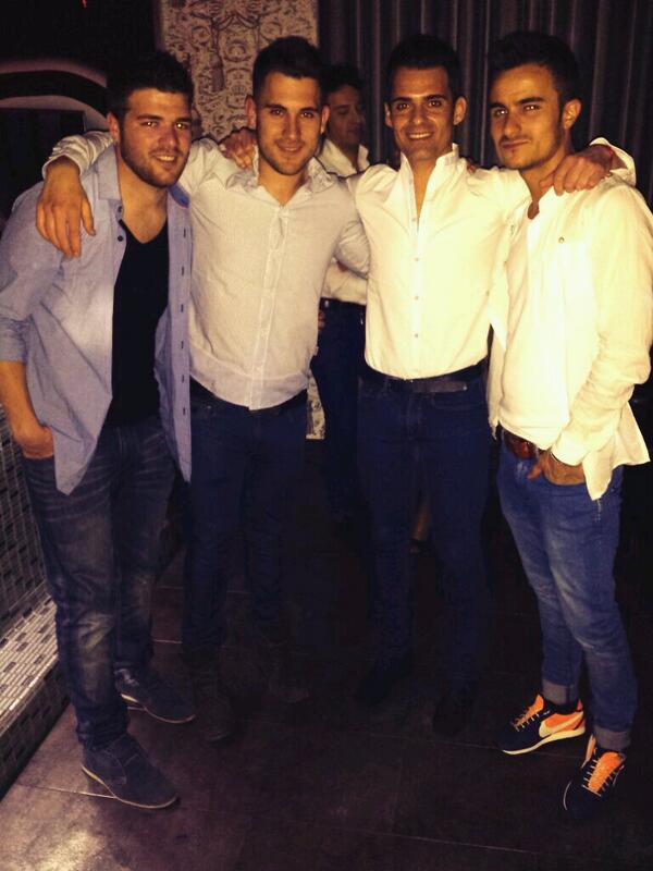 CafeMacori's tweet photo. Sabado noche todo espectacular #SabesqueacabarasenMacori http://t.co/jpEUR354r6