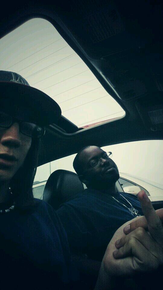 Mama_Izzypop's tweet image. It feels so right bit its so wrong #HustleandServe