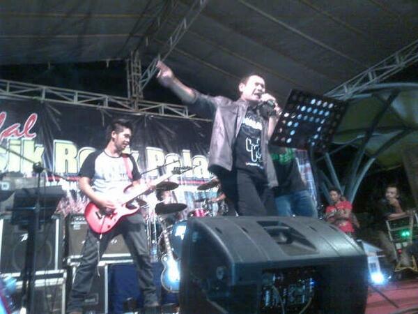 Yuhronur's tweet photo. Kerangka langit http://t.co/wMjoiiUTtQ