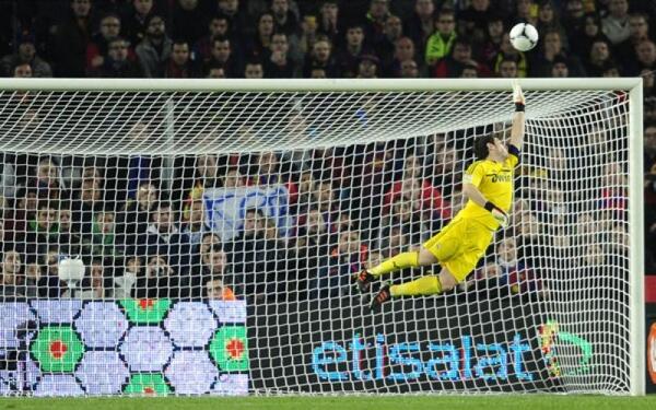 MotivacionesF's tweet image. "He visto a Casillas hacer paradas que pensaba que no se podían hacer" - Víctor Valdés.