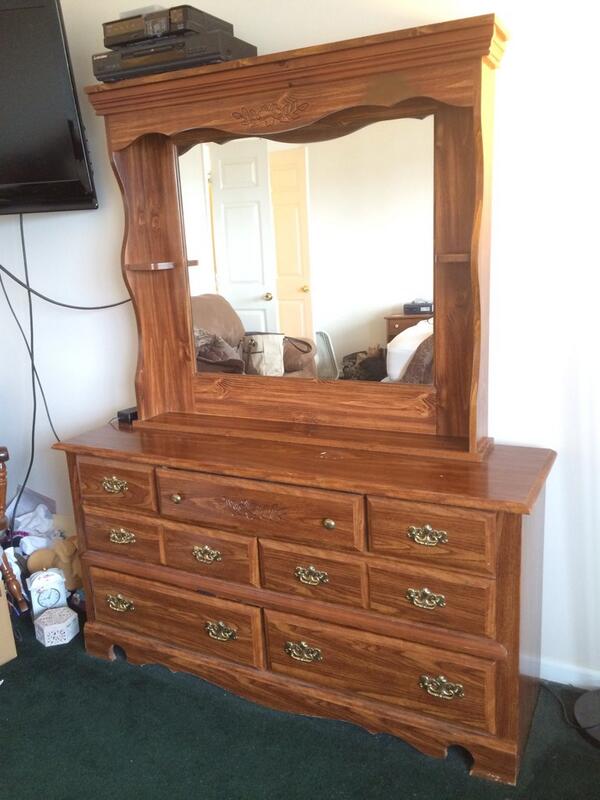 KarmaStore's tweet image. Dresser $100