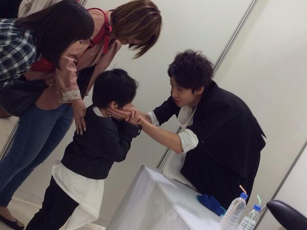 officialBFjp's tweet photo. さらに！クァンミンの衣装を着た、ちびっ子と！ http://t.co/2KdSHzXrRS