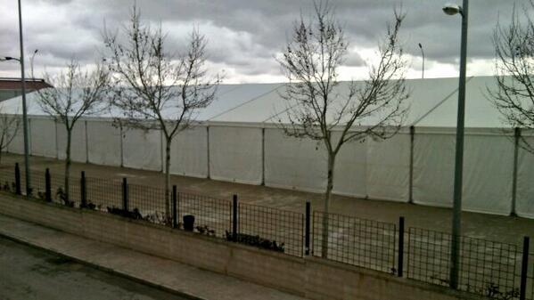 FEMOferia's tweet photo. Carpa de #FEMO2014 preparada, empieza la cuenta atrás 7, 6, 5,....... http://t.co/4ESnQ0acrk