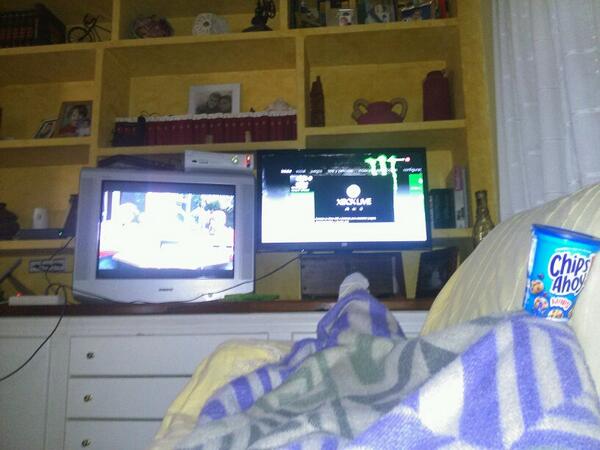 PablosTo98's tweet image. Plan para pasar la mañana #F1Malasia #CODXBOX 👍