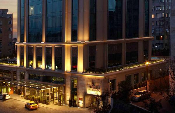 Renaissance Istanbul Bosphorus Hotel'de en iyi fiyatla lüks bir konaklama için tık tık >> bit.ly/1pynYMR