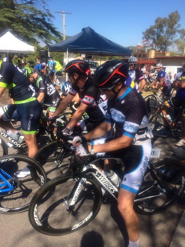 ashhallcycles's tweet image. Is that an evade @NeilThomson17 ? #evade #lookingfast #skinsuit