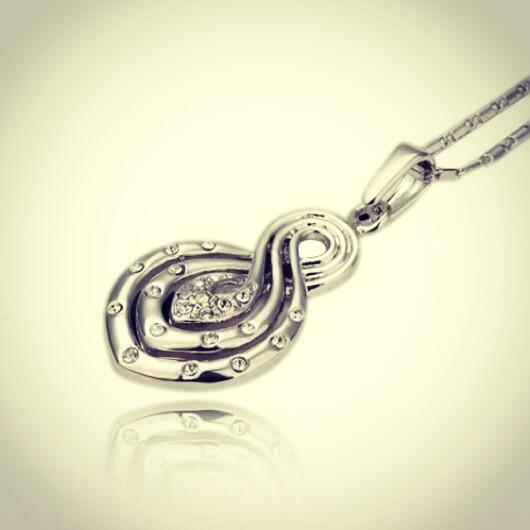 SparklyAu's tweet photo. Swarovski Necklace Only $24.99 ONLY AT http://t.co/wrPztTOV2Q http://t.co/2QXmCRgPrv