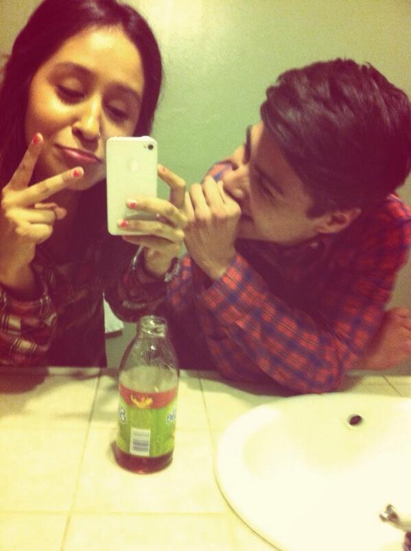 Chelsseerrr's tweet photo. We always have cute drunk pictures I swear 👌😎😂😈🍻 http://t.co/1pJdrWkza2