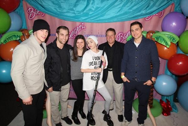 MILEYC69's tweet photo. #Smilers http://t.co/DsufITRFrZ