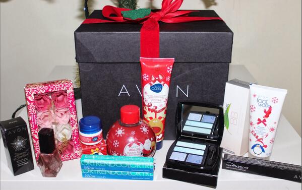 kampanyaa's tweet photo. Avon'dan ikinci süpriz hediye paketi kazanan Ankara'dan Nehire B.'i tebrik ederiz. Bir dahaki yarışmada görüşürüz. http://t.co/LtKLAuDmNX