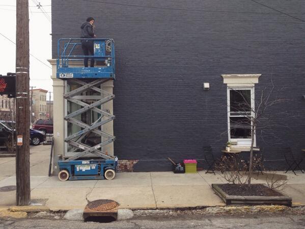 TylerDeeb's tweet photo. Amanda from @twostatechamps is starting a new mural for @plsthnks. Cooooool. http://t.co/dg59jAXCzG